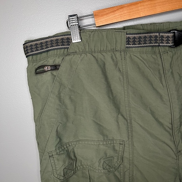 L.L. Bean Olive Belted Men’s Cargo Hiking Pants - Picture 5 of 9